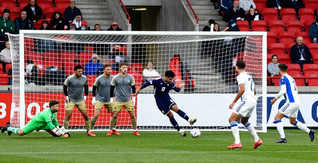 Mestalla Và Những Đứa Trẻ Bị Bán: Nhìn Từ Khoảng Cách 1,5 Mét Mestalla Và Những Đứa Trẻ Bị Bán: Nhìn Từ Khoảng Cách 1,5 Mét