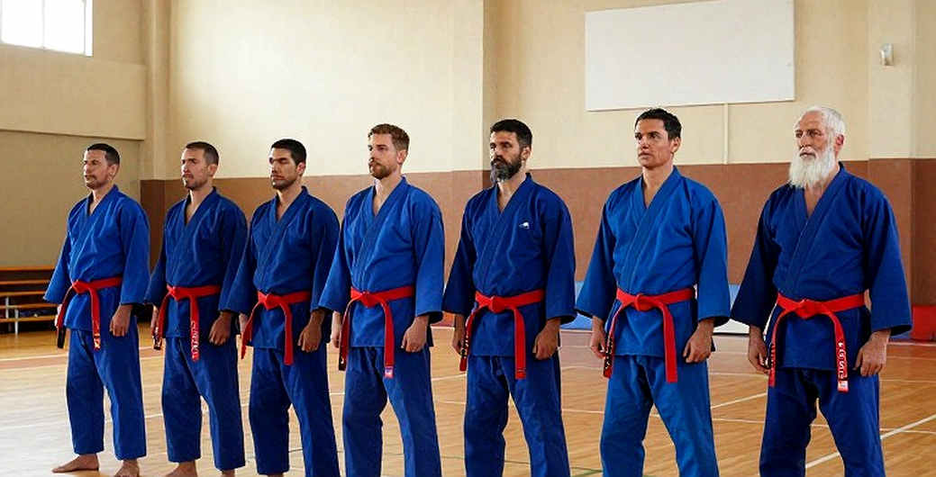 Võ sĩ Việt và bài toán tái xuất: Khi cơ thể gửi thư, hệ thống có đủ kiên nhẫn để đọc? Võ sĩ Việt và bài toán tái xuất: Khi cơ thể gửi thư, hệ thống có đủ kiên nhẫn để đọc?