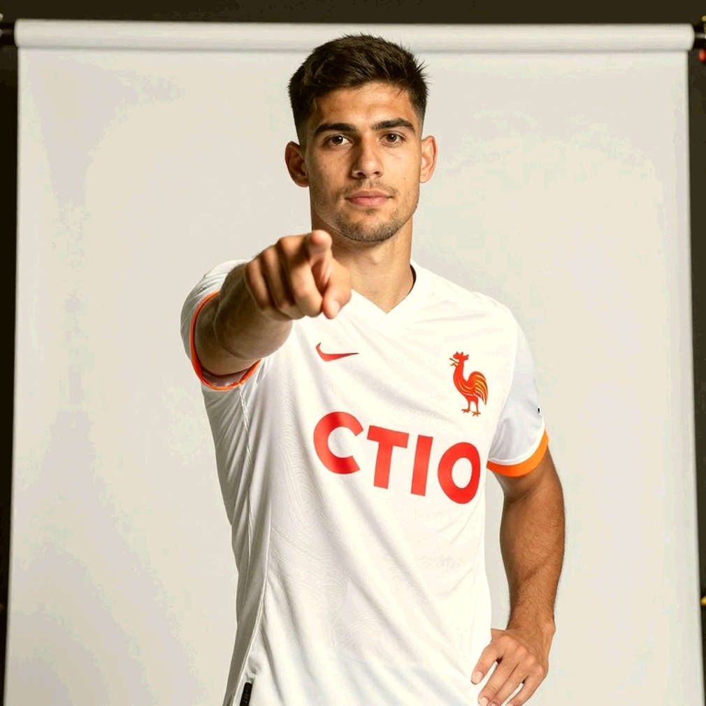 The Empty Report in the Transfer Window: When Silence Is Read as Calm