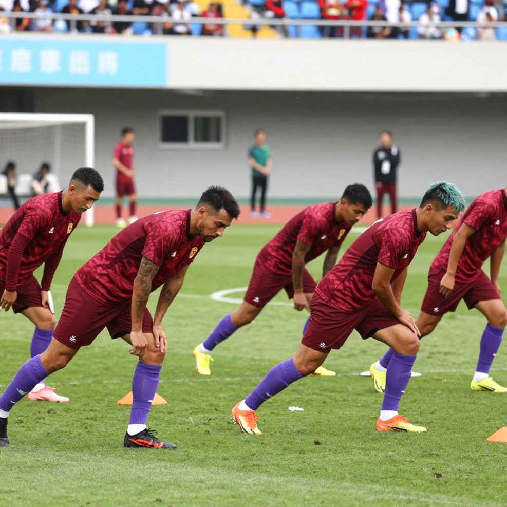 Bên dưới bảng lương V.League: Dòng tiền im lặng và bong bóng giá cầu thủ trẻ