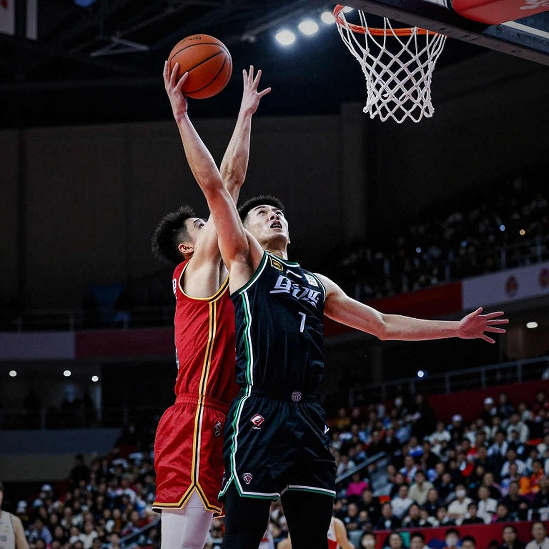 Crvena zvezda 101-91 Buducnost: Cú bùng nổ hiệp hai của Nwora và khoảng cách mười tám điểm bị bào mòn Crvena zvezda 101-91 Buducnost: Cú bùng nổ hiệp hai của Nwora và khoảng cách mười tám điểm bị bào mòn
