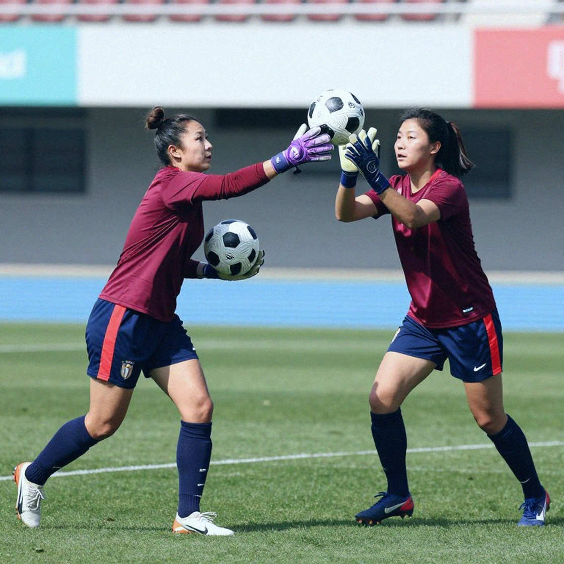 Băng đội trưởng của Rabiot và vết sửa trên bản tin Pháp - Bỉ