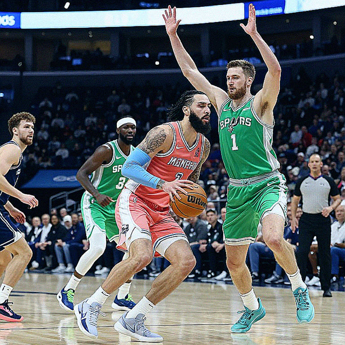 Klay Thompson và cuộc đua phá kỷ lục ba điểm của Miami Heat: Dữ liệu nói gì? Klay Thompson và cuộc đua phá kỷ lục ba điểm của Miami Heat: Dữ liệu nói gì?