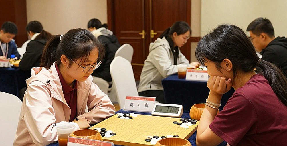 Phân tích cờ vua: Không đủ thông tin để đánh giá trận đấu