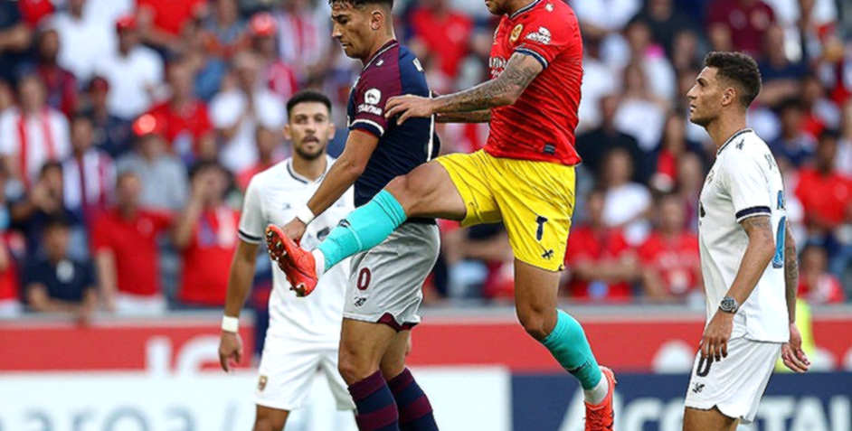 Fabio Silva ngồi dự bị ở Stuttgart: Phép tính phòng ngự của Kovac và bài toán tài sản của Dortmund Fabio Silva ngồi dự bị ở Stuttgart: Phép tính phòng ngự của Kovac và bài toán tài sản của Dortmund