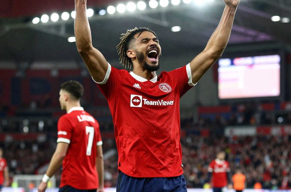 Vài giờ lệch giờ và một mùa giải: Khi trọng tài bước vào cuộc đua La Liga Vài giờ lệch giờ và một mùa giải: Khi trọng tài bước vào cuộc đua La Liga