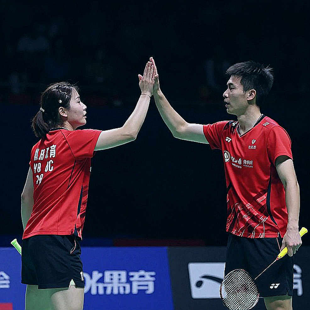 Tấm HCV cầu lông SEA Games 31 và dòng chữ nhỏ vẫn thiếu trong hợp đồng vận động viên Việt Nam Tấm HCV cầu lông SEA Games 31 và dòng chữ nhỏ vẫn thiếu trong hợp đồng vận động viên Việt Nam
